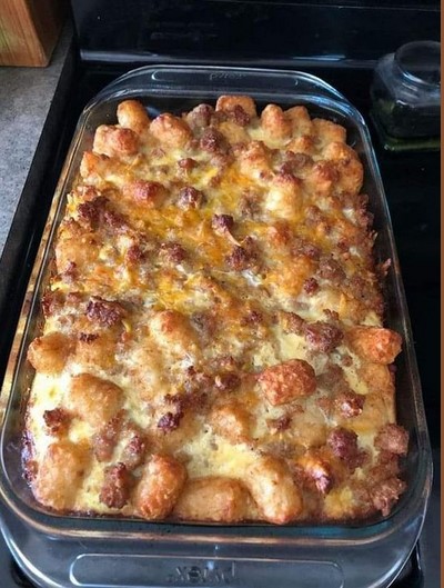 Tater Tot Casserole recipe Easy dinner recipes Comfort food recipes Family dinner ideas Casserole dishes Ground beef recipes One-pan meals Cheesy potato recipes Kid-friendly meals Budget-friendly recipes
